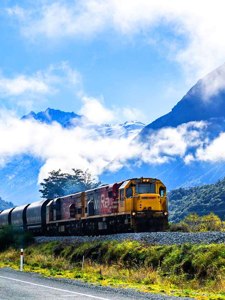 5 Most Amazing Train Rides In The World