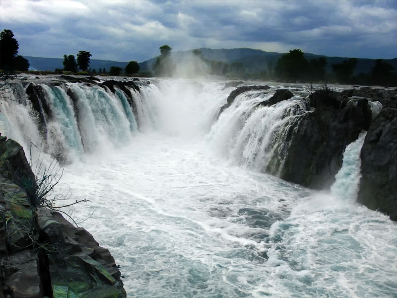 8 Waterfalls Near to Bangalore, Every Nature lover must visit