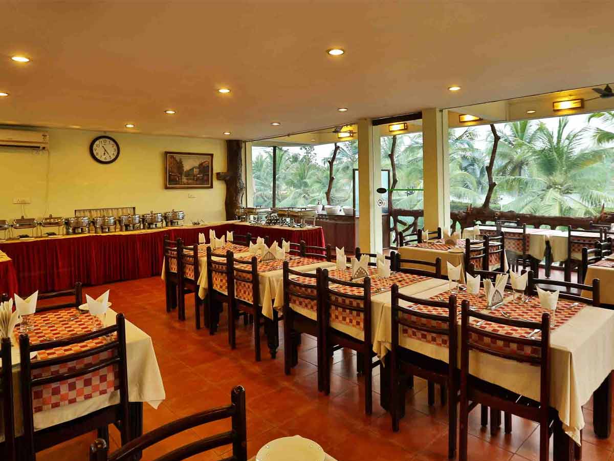 9 Best Restaurants in Kerala to Enjoy Backwaters