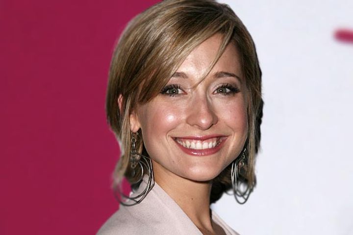 Us Actress Allison Mack Charged With Nxivm Sex Cult Case Pleads Guilty Shortpedia News App