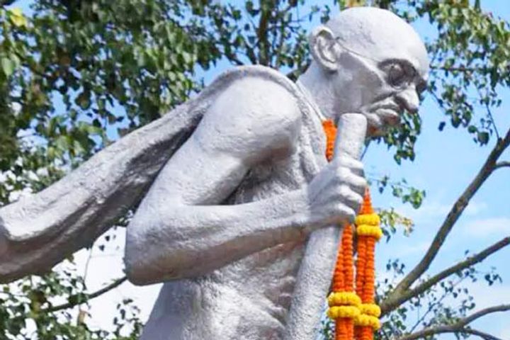 Protest against the installation of Gandhi statue in Manchester