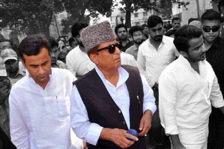 Fake booth agents were caught near the house of SP MP Azam Khan