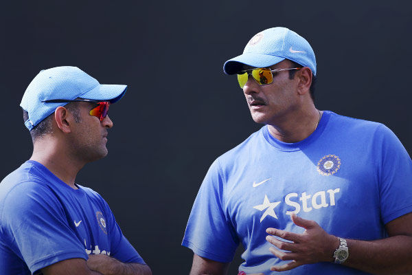 Shastri's befitting reply to Dhoni's critics giving sannyas opinion