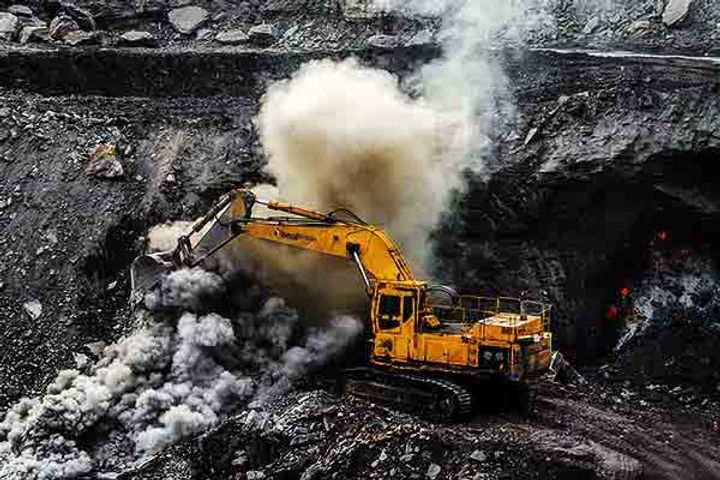 Shock to Center on economic front, production rate falls by 5.2%