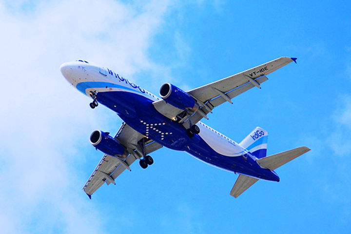 Indigo servers down across the country as passengers wait in long queues Indigo servers down across the country as passengers wait in long queues