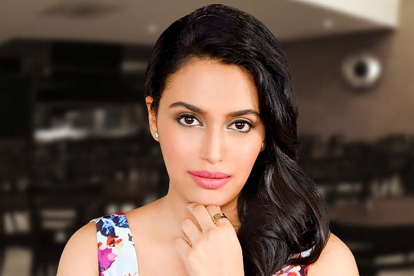 Complaint lodged against Swara Bhasker for abusing