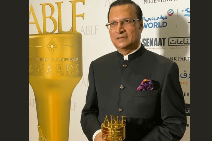 Rajat Sharma received the honor in Dubai, Asian Business Leadership Award at ABLF 2019