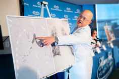 For the first time in the world, American doctors transplant both lungs simultaneously