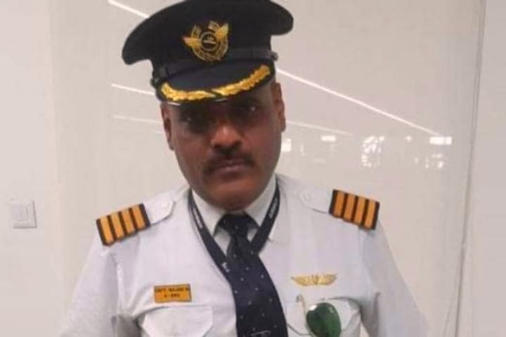 Fake pilot arrested at Delhi airport, fake card recovered