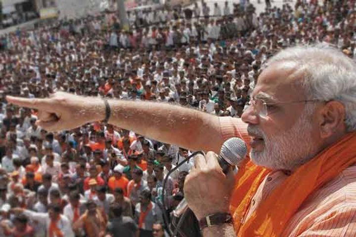 PM Modi to reach among 10,000 'traitors' at 11 am today