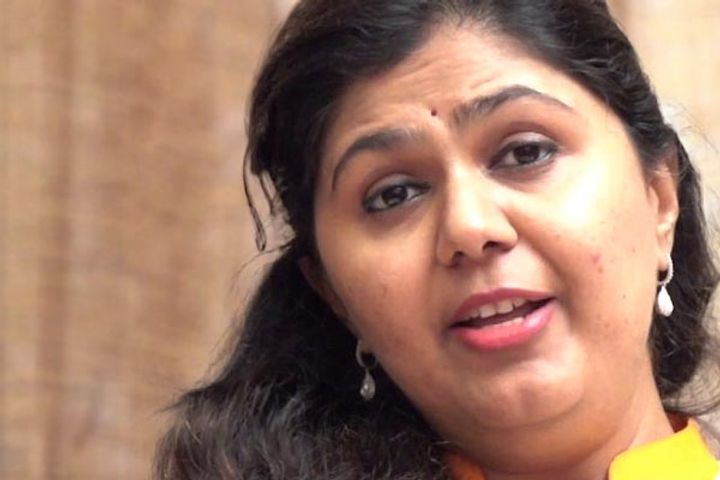 BJP leader Pankaja Munde of Maharashtra started on removing the name of the party