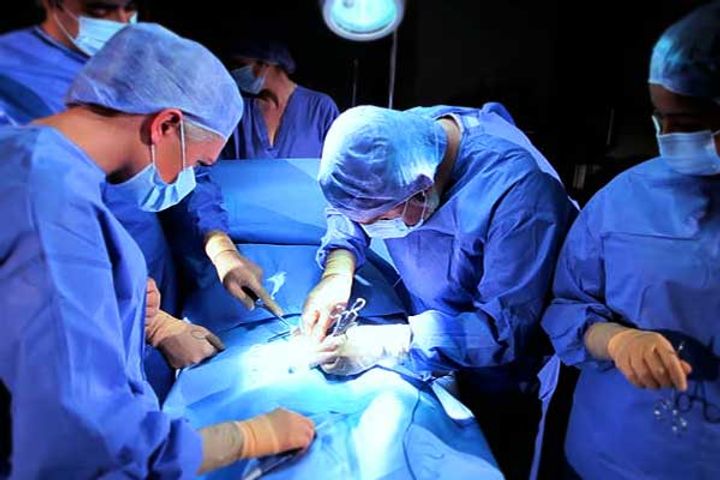 759 cysts removed from the abdomen of a 29-year-old after surgery in TamilNadu 