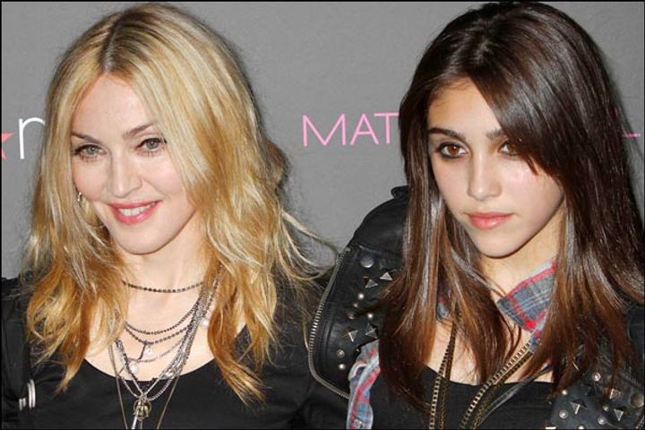 Madonna  daughter Lourdes gave 30 artists with Nude Performance