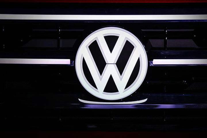 Feds charge Volkswagen with violating environment law for faking emissions tests