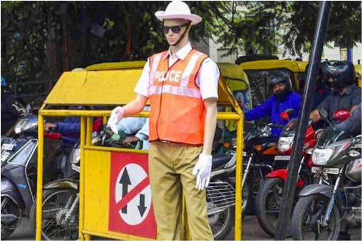 Bengaluru traffic police installs life-Size Mannequins