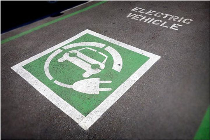 Electric vehicles contribute to 7 percent of all automobile sales across the world