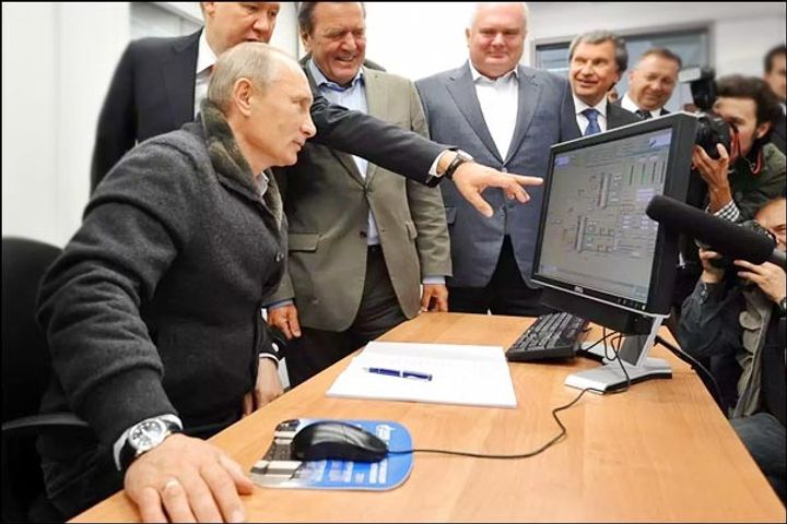 Vladimir Putin  windows version is vulnerable to hacking