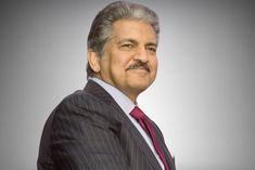 Anand Mahindra to step down as Mahindra group executive chairman from April 2020