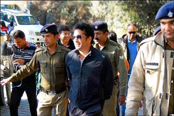  Security of Sachin Tendulkar  and Sunil Gavaskar removed