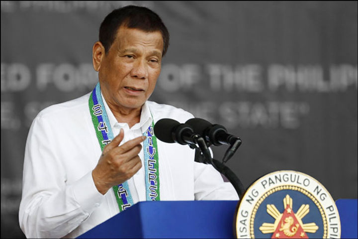 Philippines bans 2 US Senators  threatens to introduce visa restrictions 
