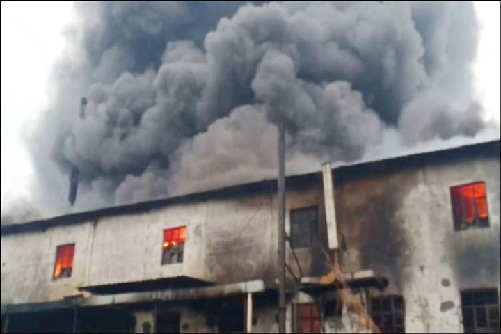 Fire breaks out at Rakesh Textile in Panipat Sector 29