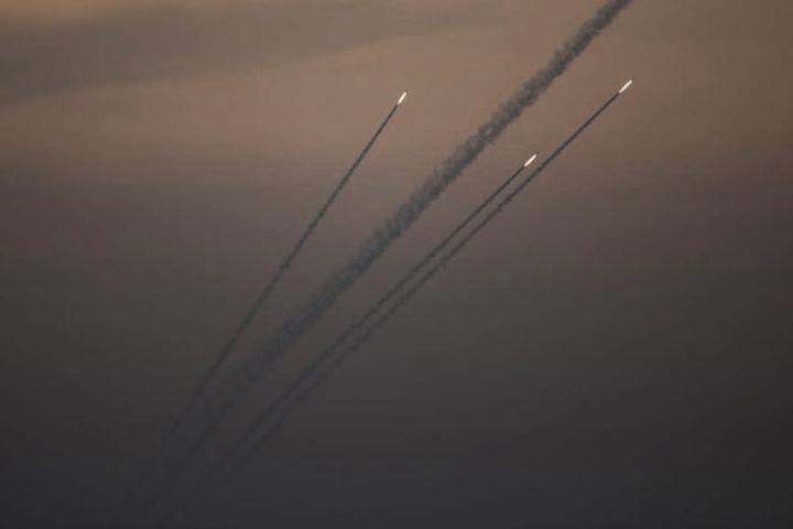 Iran  hit Two rockets in Iraqi capital Green Zone