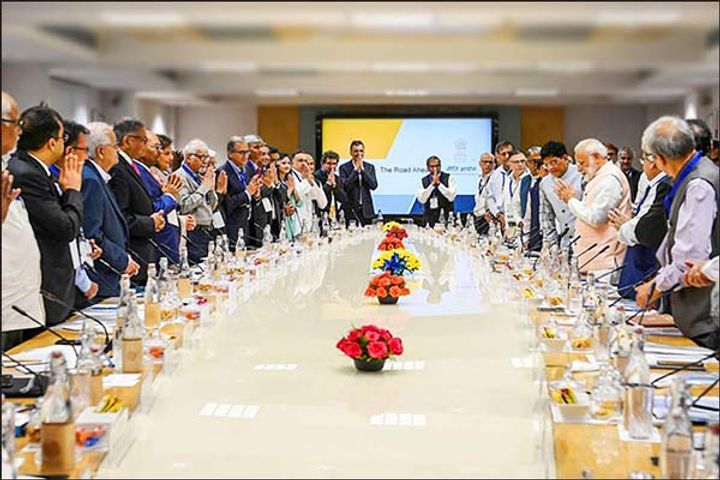 PM Modi holds meeting with economists industry experts ahead of Budget