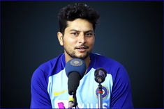 Kuldeep Yadav and Mickey Arthur oppose 4-day test