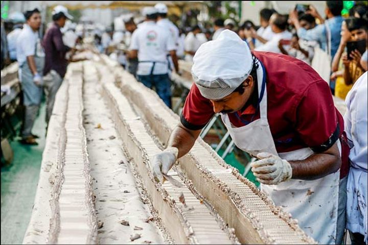 Indian bakers rise to task of making world&rsquos longest cake