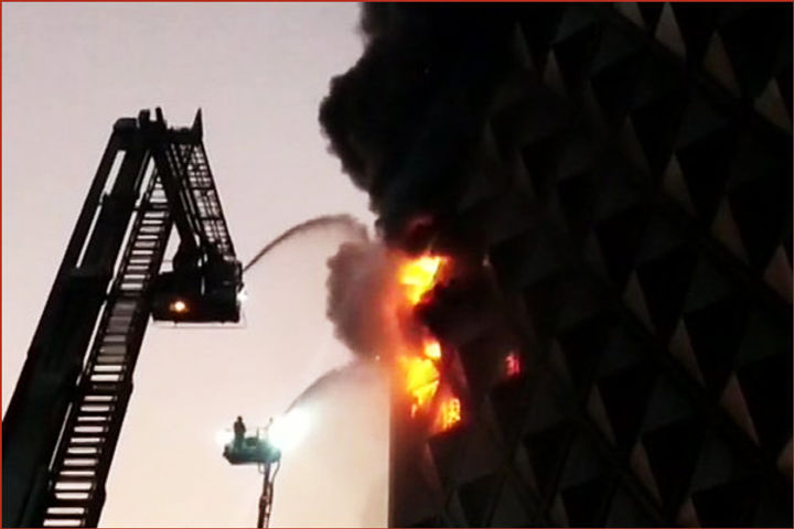 Major fire breaks out in Surat market  no casualty reported 