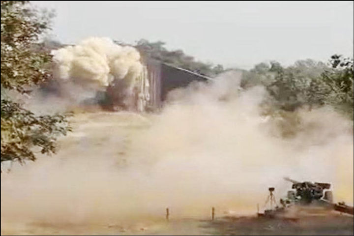  Sarang cannon being successfully tested for the first time in the LPR firing range of Khamaria
