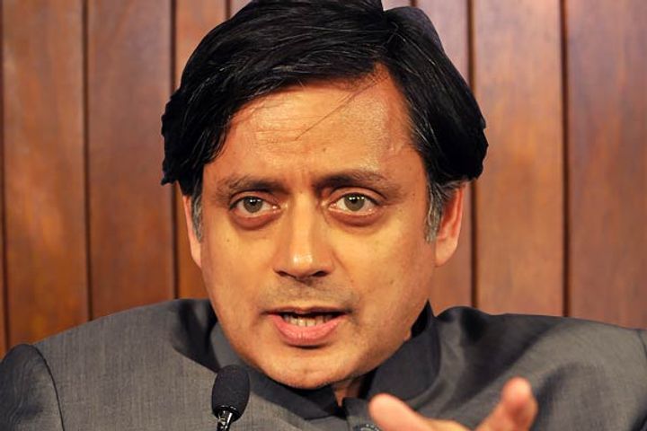  Shashi Tharoor asks Swaraj Kaushal on Naseer and Anupam row