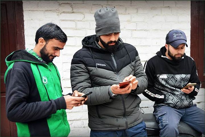 Mobile Phone and 2G Internet Services in Kashmir Now Restored