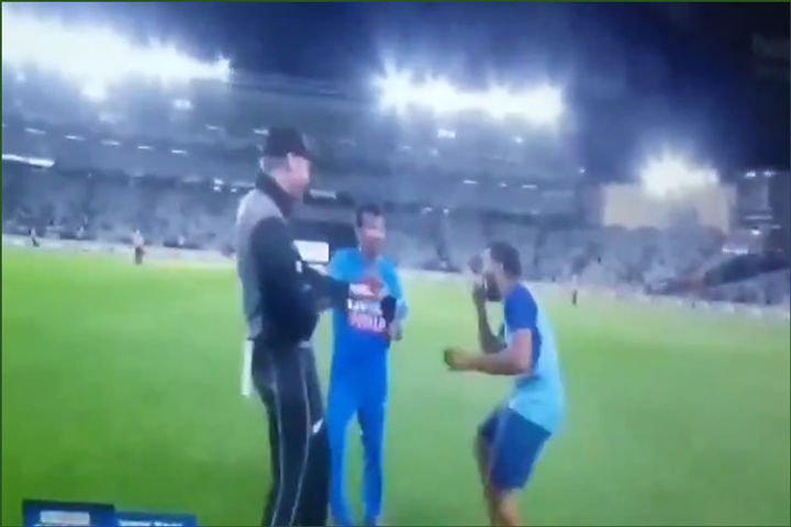 Rohit Sharma could not contain his laughter as Chahal was left speechless.
