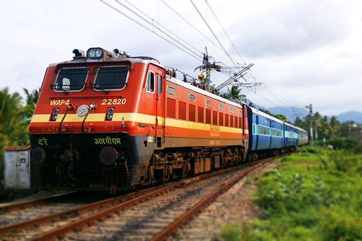 Indian Railways  revenue from passenger fare down by Rs 400 crore in Q3  