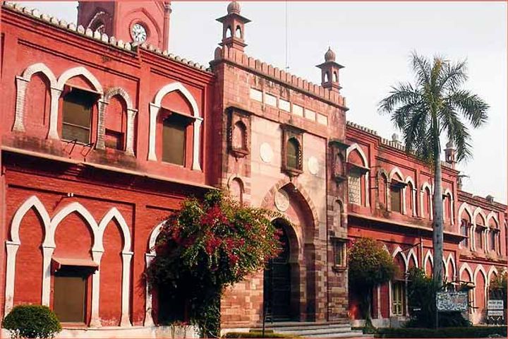 FIR Against 700 Unidentified AMU Students For Violating Section 144