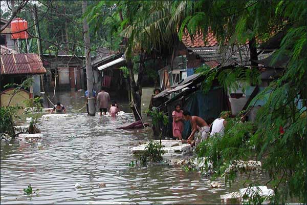 Floods and Landslides Kill Seven in North Sumatra