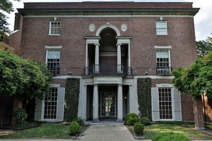 Jeff Bezos Paid 16000 dollar in Parking Tickets for Washington DC Mansion