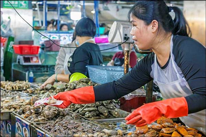 China big disclosure Coronavirus was spread from laboratory not seafood market