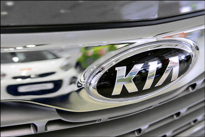 Kia Motors is discussing with Tamil Nadu the possibility of moving a 1.1 billion dollar plant