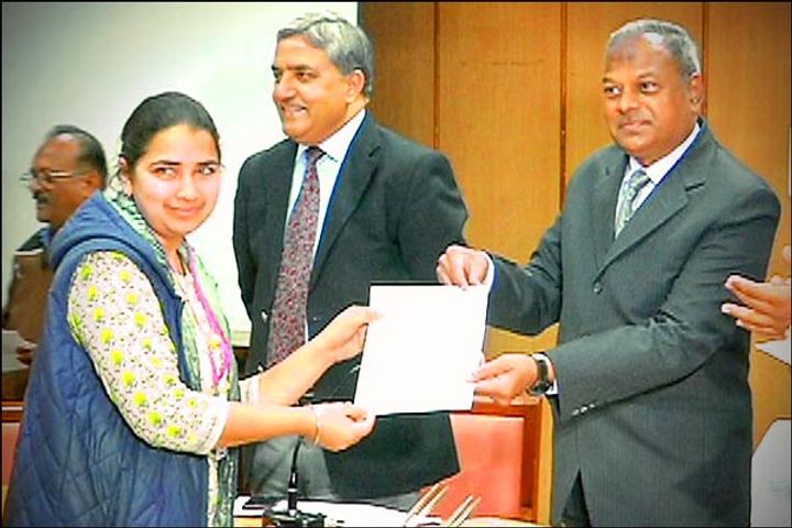 Rajasthan University VC donated his salary for the scholarship of poor students