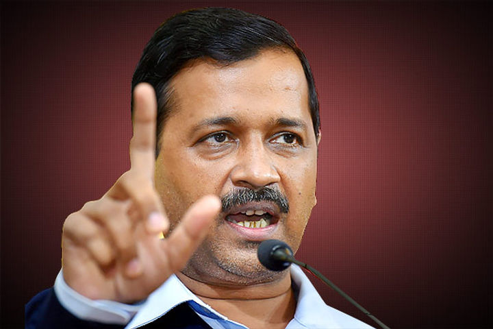 EC issues notice to Arvind Kejriwal for Hindu Muslim jibe at opposition