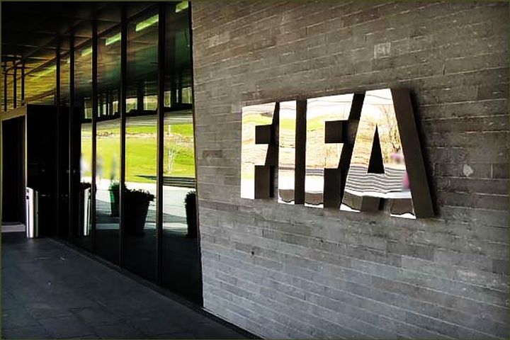 FIFA offers help to players with unpaid wages
