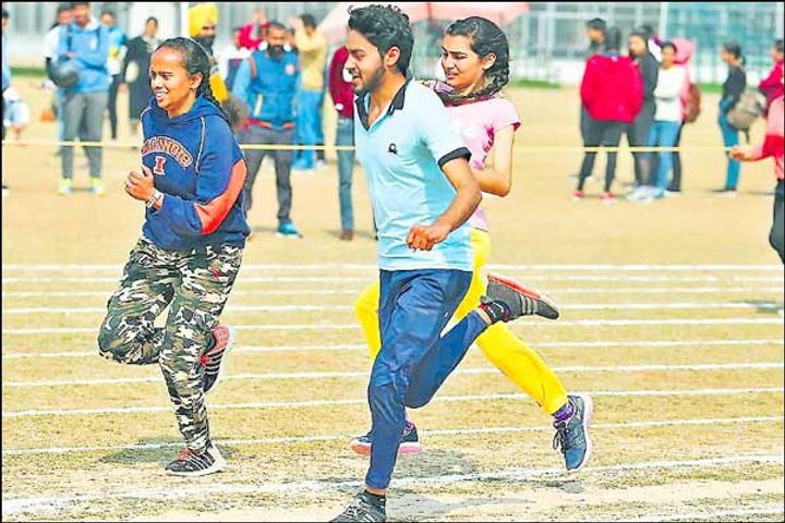 Blind Divya won gold by defeating normal athletes