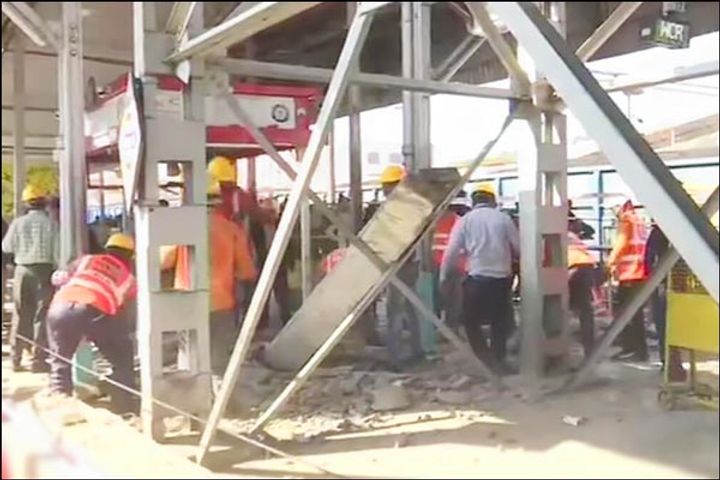 2 killed as Foot-over bridge collapses at Bhopal Railway Station