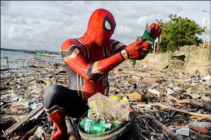 Real life spiderman fighting plastic pollution