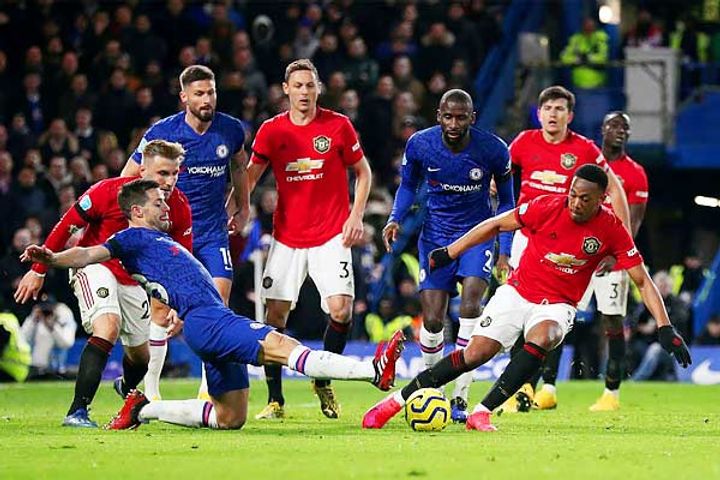 Manchester United reach number 7 after beating Chelsea 2-0