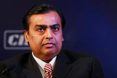 How much richest Indian Mukesh Ambani minted every hour in 2019