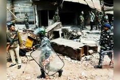 DCW chief Swati Maliwal  issues notice to police in connection with delhi violence