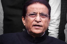 Being treated like a terrorist says Azam Khan outside Sitapur jail